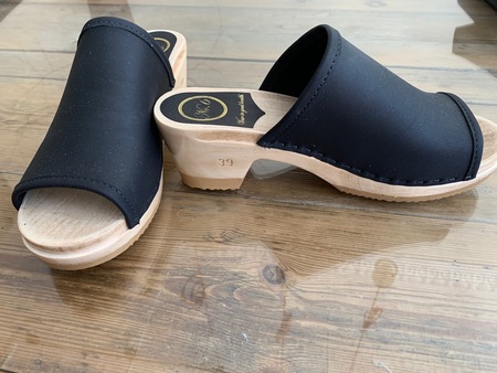 daria block heel bootie