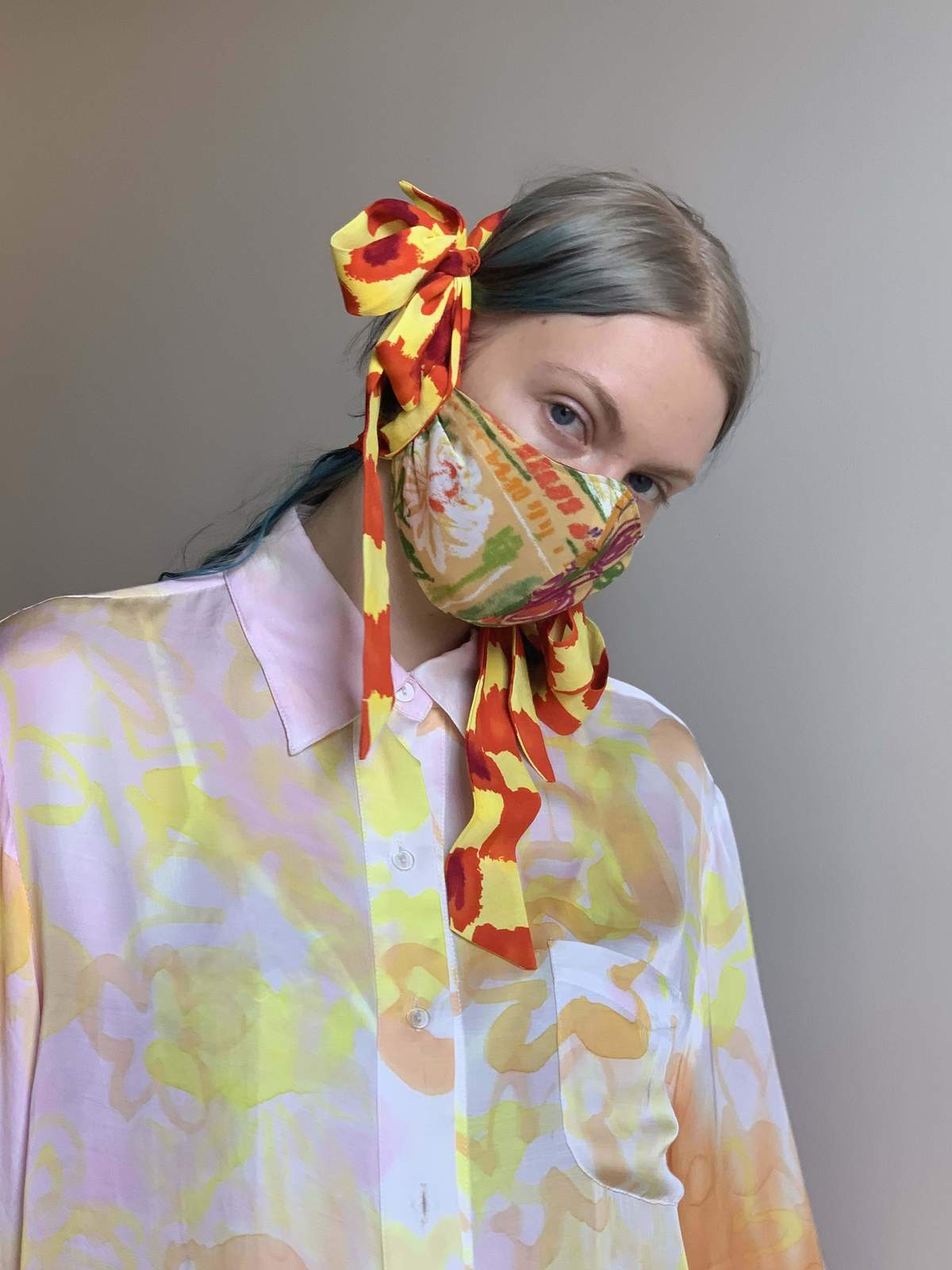 Collina Strada FASHION FACE MASK WITH BOWS - Image 3 of 5