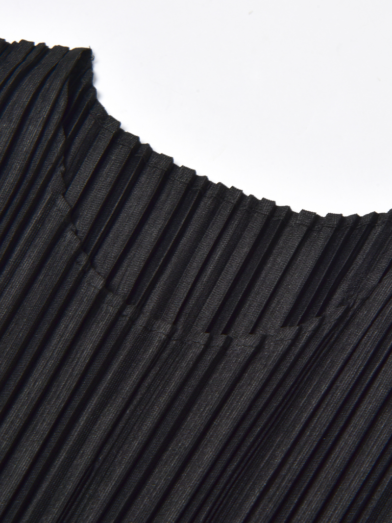 Pleats Please Issey Miyake MELLOW PLEATS TOP - BLACK