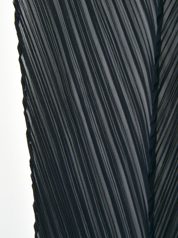 プリーツプリーズ　イッセイミヤケ　　黒　BASIC SCARF PLEATS-BASIC-SCARF-BLACK-