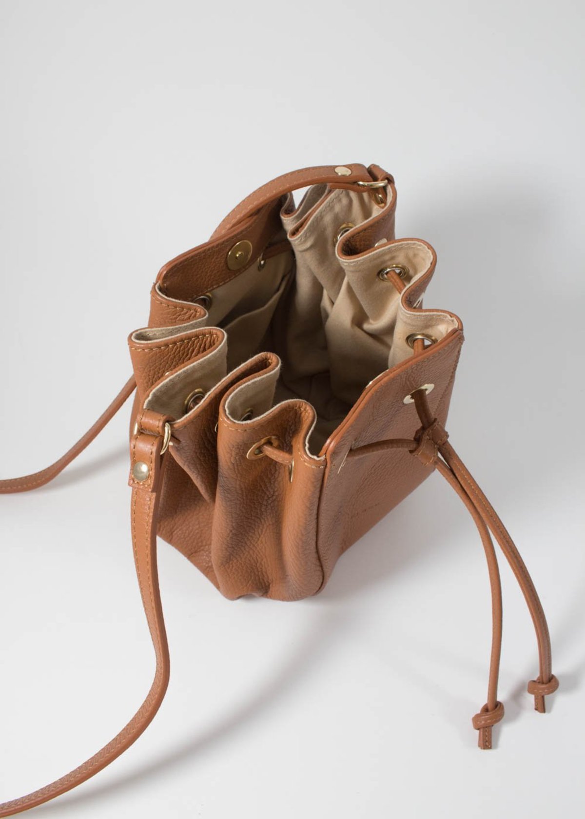 ÁERON Joan draw string bag - cognac - Image 3 of 3