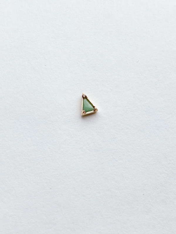 Mociun Single triangle stud - Multiple gems Mociun Single triangle stud - Multiple gems