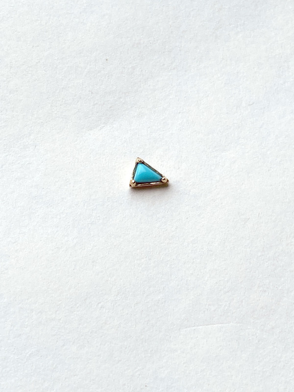 Mociun Single triangle stud - Multiple gems Mociun Single triangle stud - Multiple gems