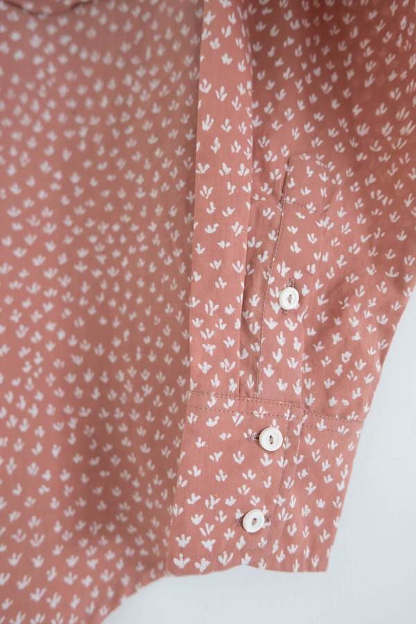 Karu Scrub Print Shirt - Dusty Pink Clay Karu Scrub Print Shirt - Dusty Pink Clay
