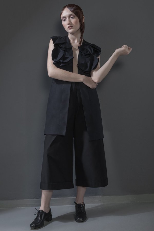 ESTIKE BLACK VEST - Black ESTIKE BLACK VEST - Black