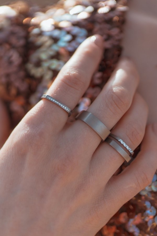 UNISEX ICEBOW DESIGNS NEURO FLAT WIDE RING - TITANIUM UNISEX ICEBOW DESIGNS NEURO FLAT WIDE RING - TITANIUM