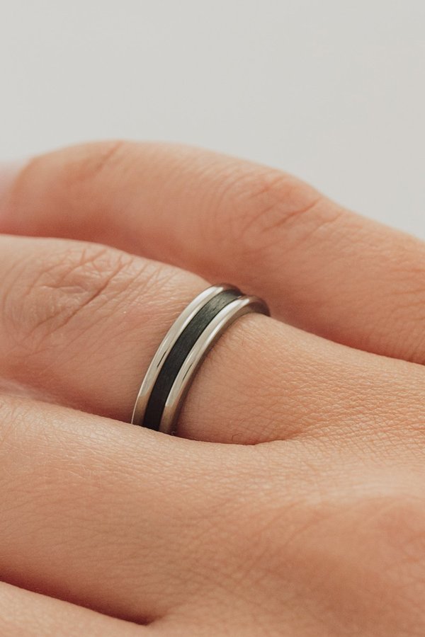 ICEBOW DESIGNS TRES-2B CURVED RING ICEBOW DESIGNS TRES-2B CURVED RING