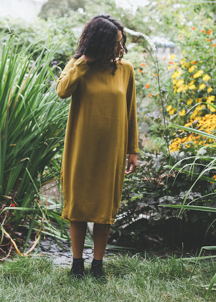 Black Crane - Slim Dress in Gold Brown Black Crane - Slim Dress in Gold Brown