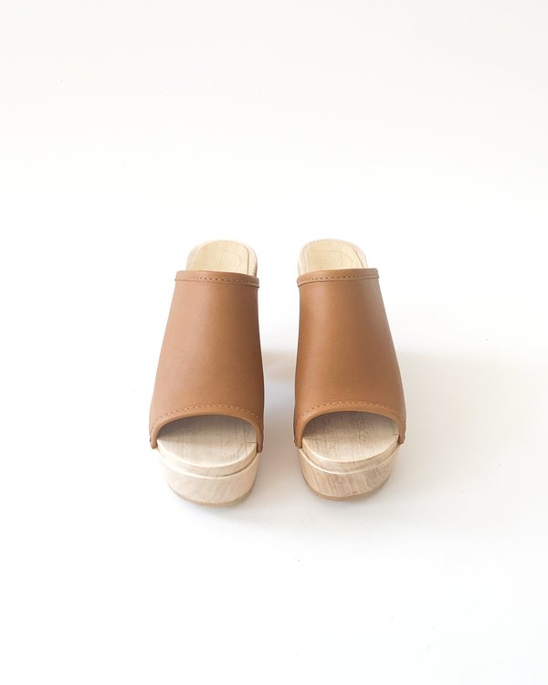 No.6 Daria Clog Platform No.6 Daria Clog Platform