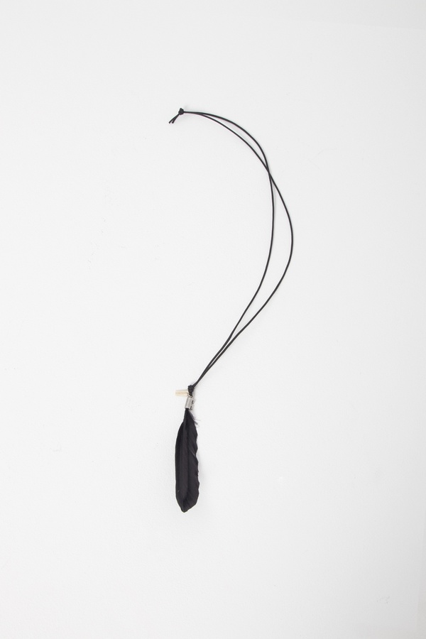 Ann Demeulemeester NECKLACE - FEATHER BLACK | Garmentory