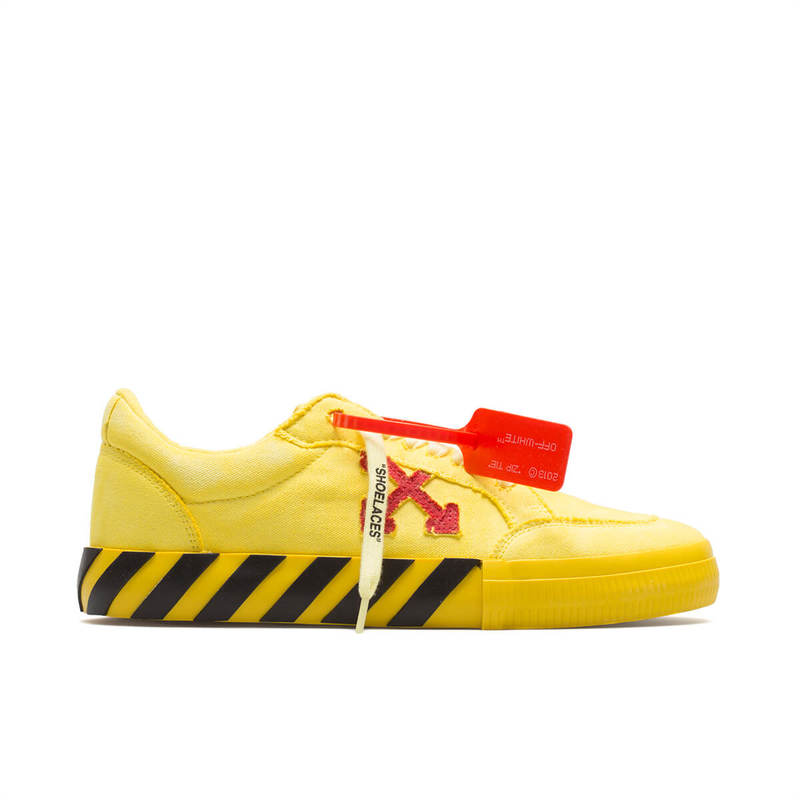 OFF-WHITE Low Vulcanized sneakers - Yellow | Garmentory display picture 2