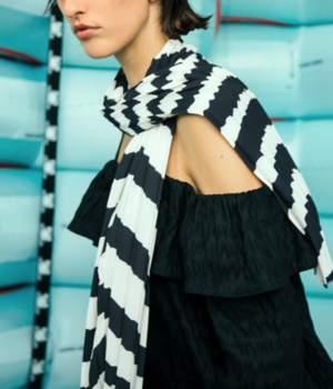 unisex Henrik Vibskov Jelly Scarf - black/white unisex Henrik Vibskov Jelly Scarf - black/white