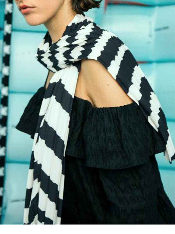 unisex Henrik Vibskov Jelly Scarf - black/white unisex Henrik Vibskov Jelly Scarf - black/white