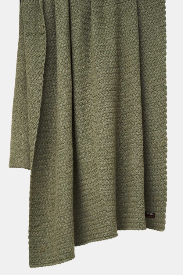 Oyuna Scala Lattice Knit Heavy Cashmere Throw - Moss Oyuna Scala Lattice Knit Heavy Cashmere Throw - Moss