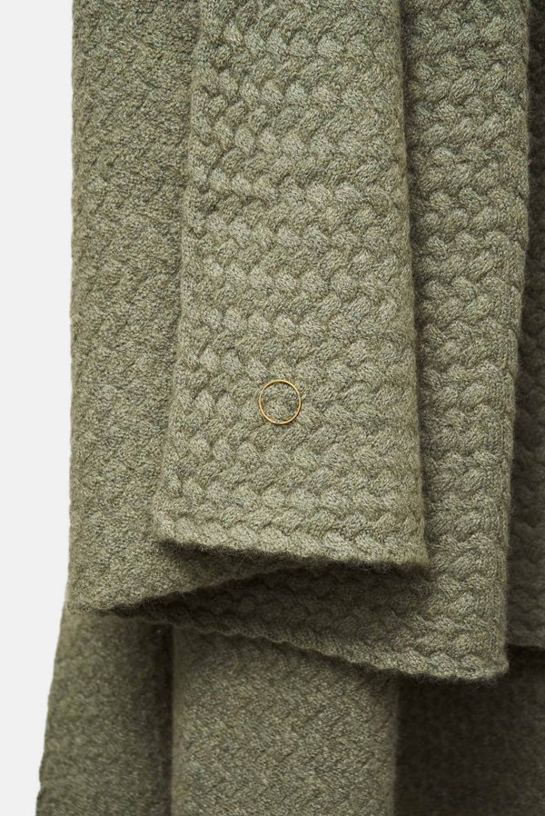 Oyuna Scala Lattice Knit Heavy Cashmere Throw - Moss Oyuna Scala Lattice Knit Heavy Cashmere Throw - Moss
