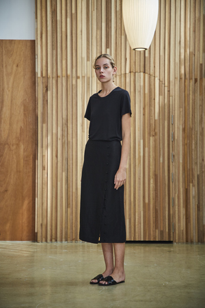 Maison De Ines BASIC TENCEL T-SHIRT - black Maison De Ines BASIC TENCEL T-SHIRT - black
