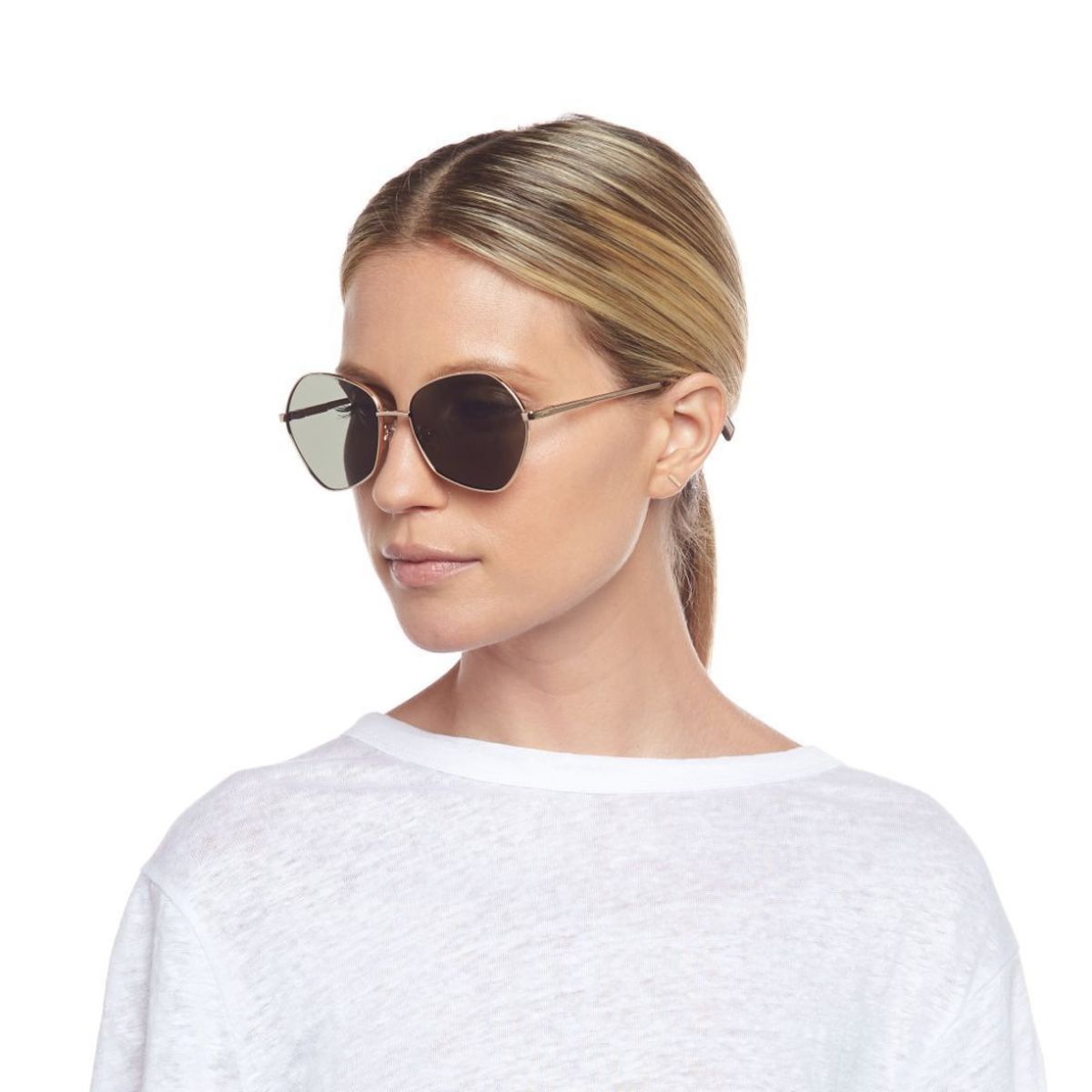 Le Specs Escadrille sunglasses The Affordable Sunglasses Celebs Love Are on Sale on Amazon  main image 3