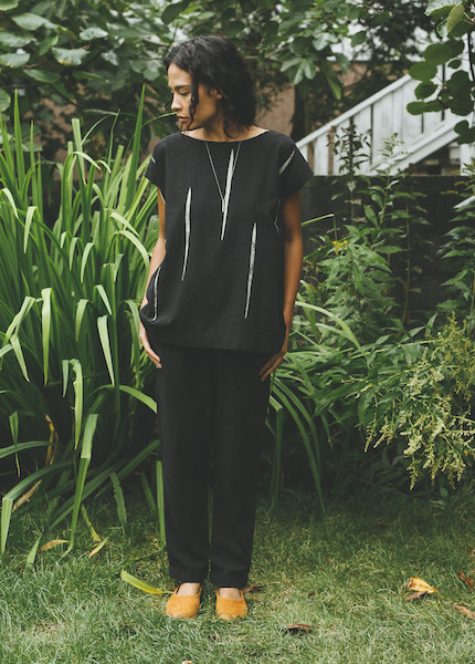 Uzi - Tunic in Black Scratch Uzi - Tunic in Black Scratch