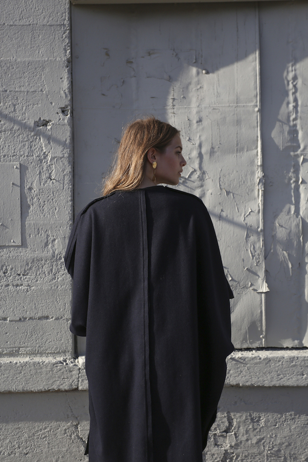 Objects Wihtout Meaning Poncho Coat, Navy Objects Wihtout Meaning Poncho Coat, Navy