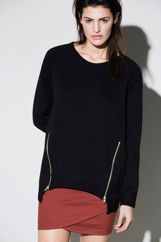 Eve Gravel 'Black hole' top Eve Gravel 'Black hole' top