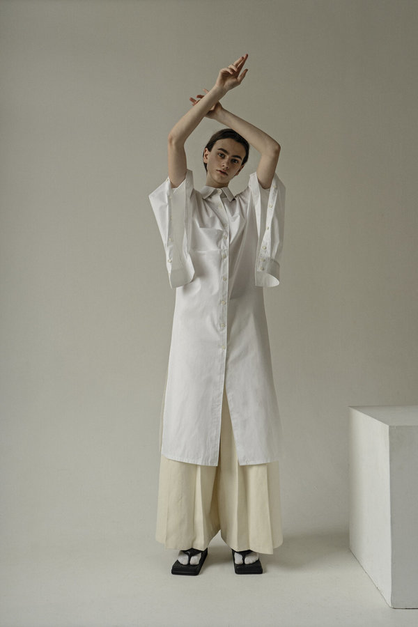 K M by L A N G E Sleeves Button Tunic Shirt - White K M by L A N G E Sleeves Button Tunic Shirt - White