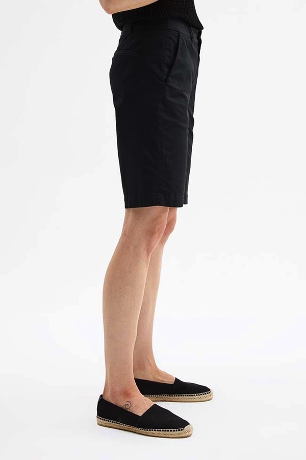 Nili Lotan Granada Bermuda Short - Jet Black Nili Lotan Granada Bermuda Short - Jet Black