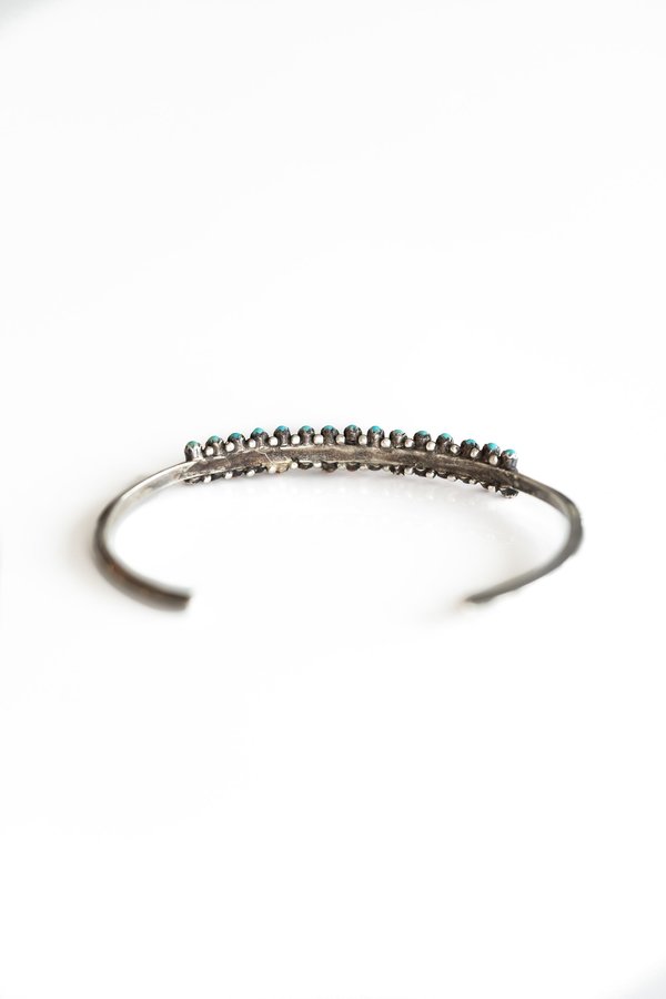 Vintage ZUNI SMALL PETIT POINT CUFF - Silver Vintage ZUNI SMALL PETIT POINT CUFF - Silver