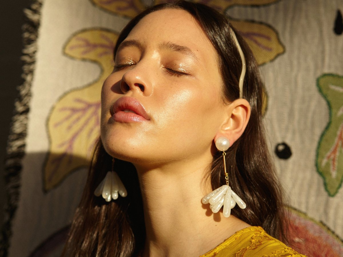 Rita Earrings White - Image 2 of 3