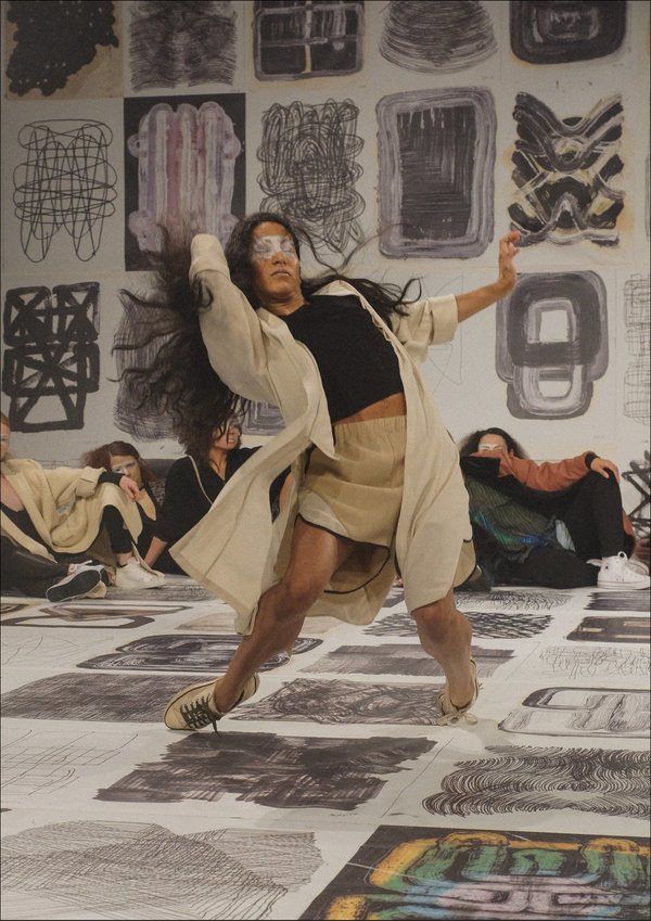 Berenik LONG SILKY STRETCH CREPE CARDIGAN - Beige