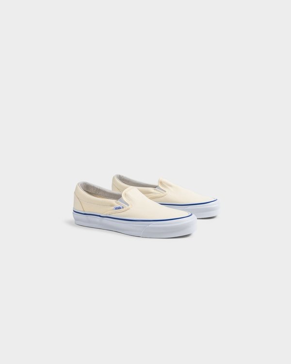 VANS OG Classic Slip On LX - Classic White VANS OG Classic Slip On LX - Classic White