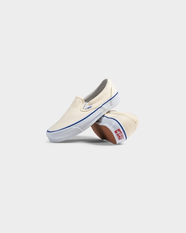 VANS OG Classic Slip On LX - Classic White VANS OG Classic Slip On LX - Classic White