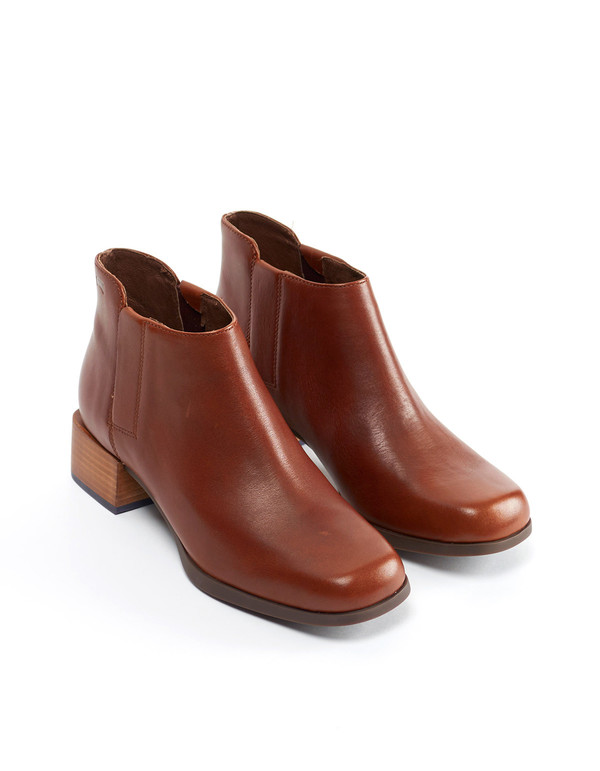 Camper Kobo Chelsea Boot Brown Camper Kobo Chelsea Boot Brown
