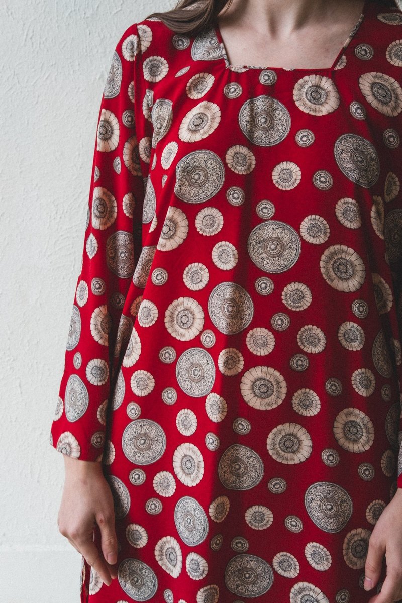 VINTAGE MEDALLION DRESS