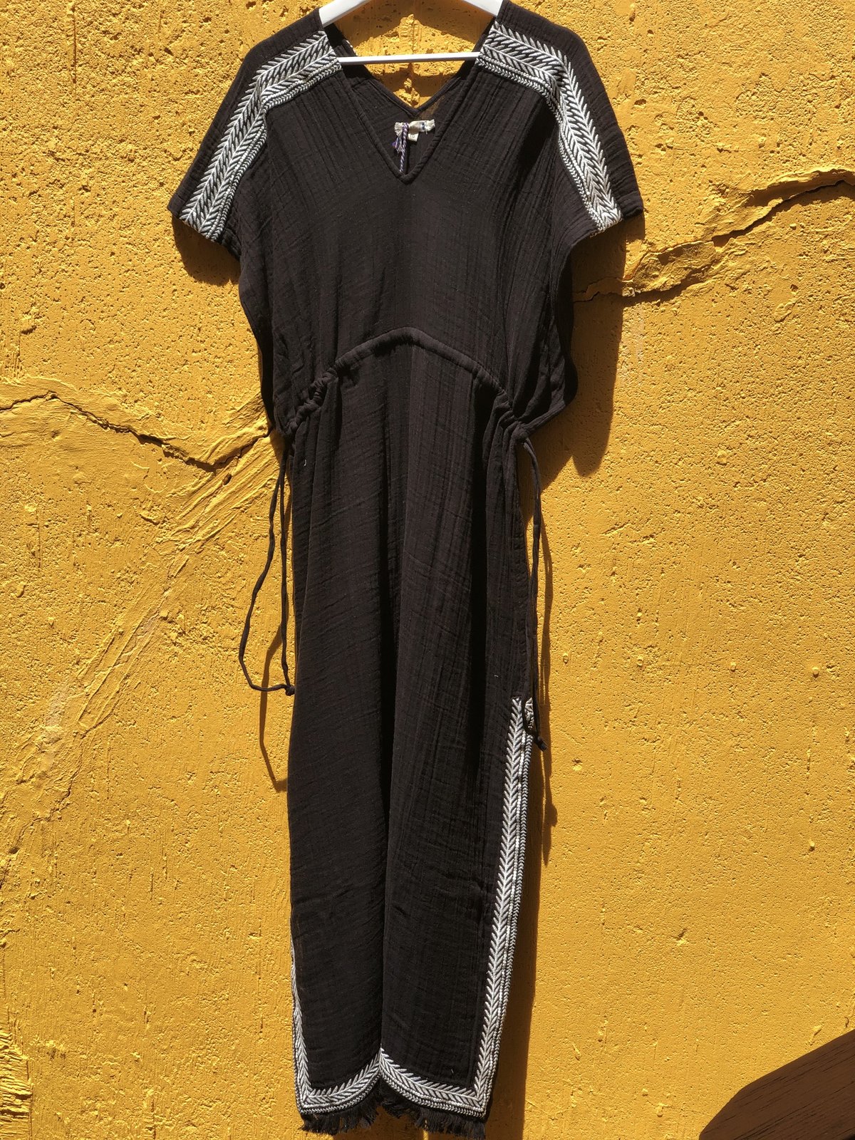 Inouitoosh Kimolos Kaftan - Black/White - Image 2 of 3