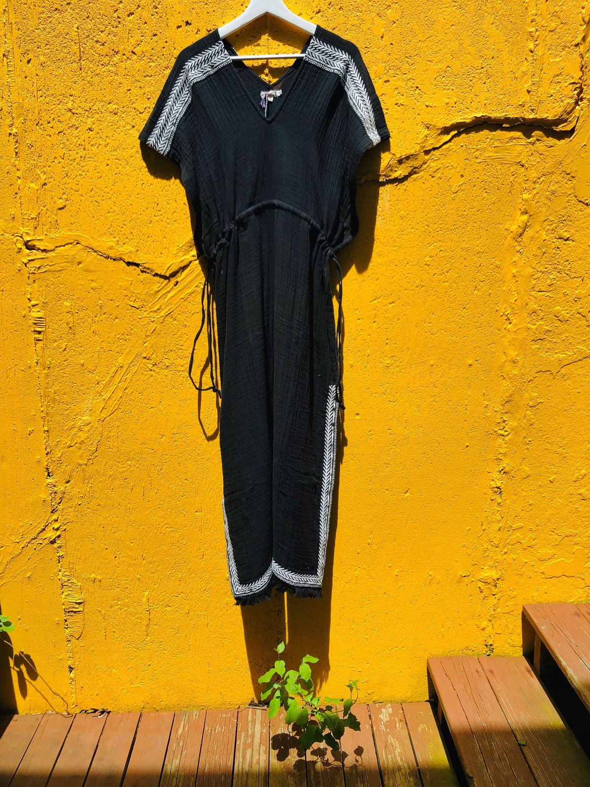 Inouitoosh Kimolos Kaftan - Black/White - Image 3 of 3