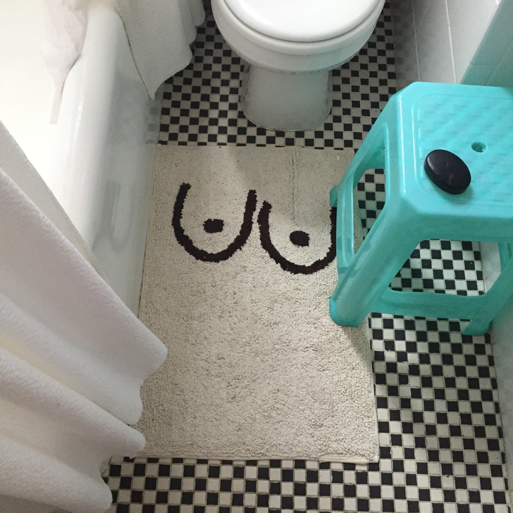 Cold-Picnic--Boobs--Bath-Mat-