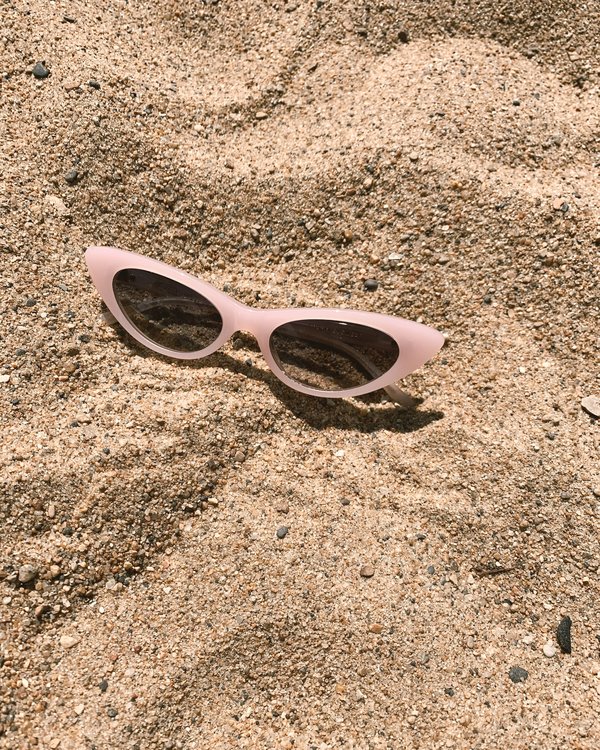 Crap Eyewear pink cat eye sunglasses Crap Eyewear The Wild Gift Rose Cat-Eye Sunglasses | Urban  main image 3