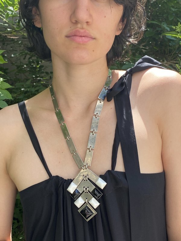 Vintage tone metal necklace - silver Vintage tone metal necklace - silver