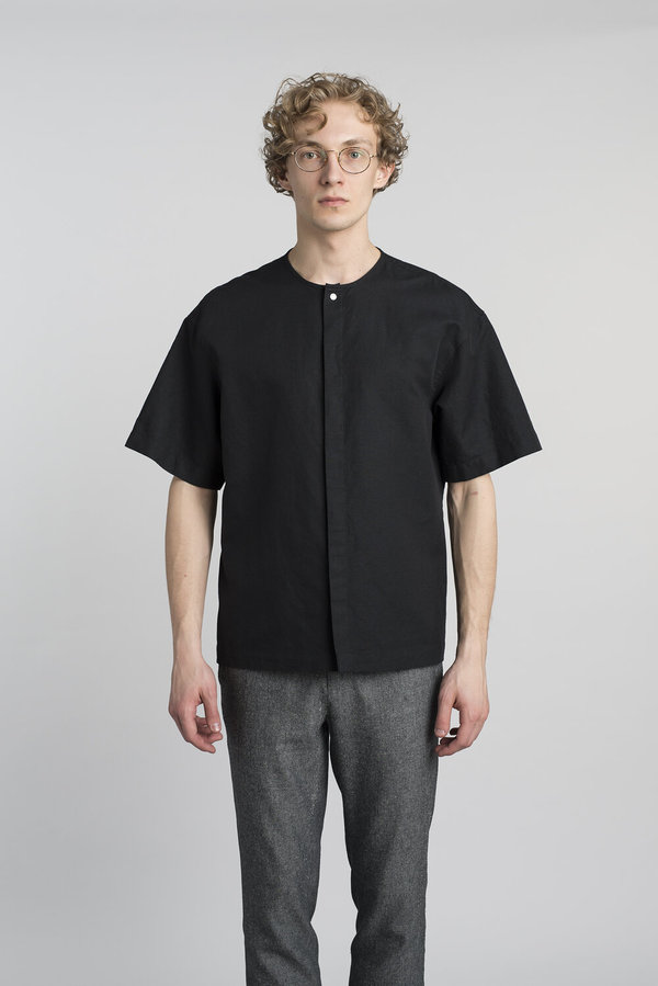 Delikatessen Short Sleeve Cotton/Linen Shirt - Black Delikatessen Short Sleeve Cotton/Linen Shirt - Black