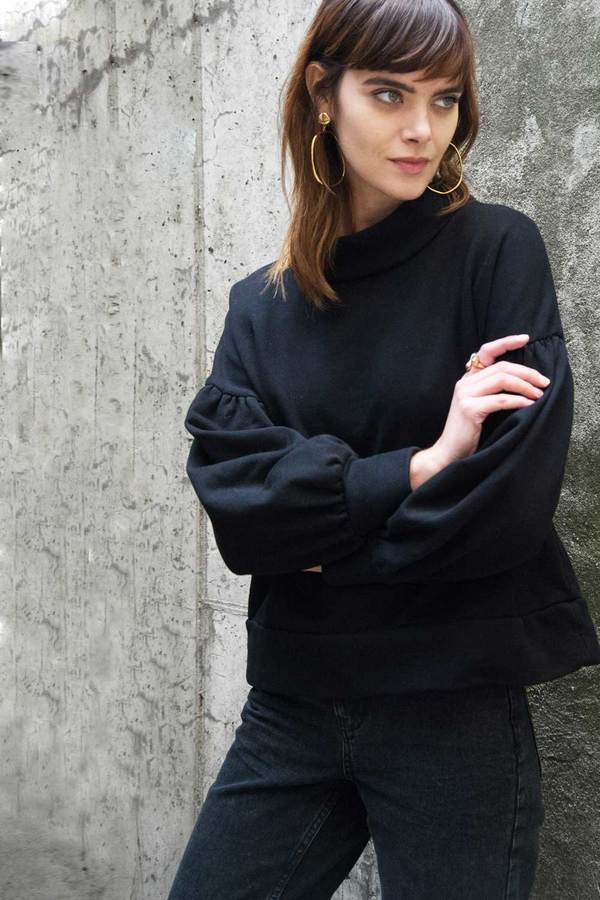 Errant Harlow Sweatshirt - Black Errant Harlow Sweatshirt - Black