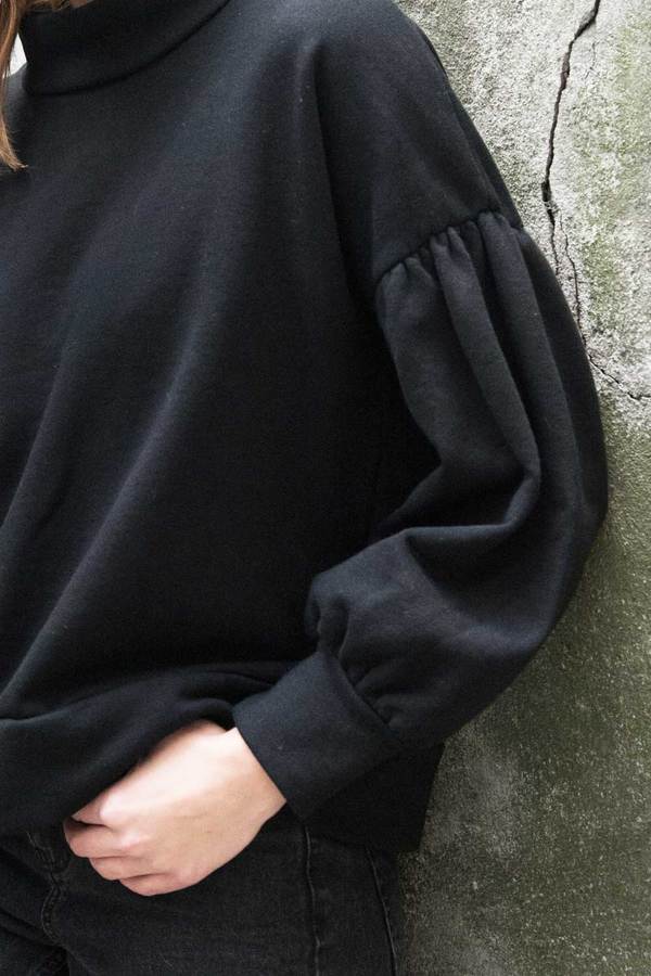 Errant Harlow Sweatshirt - Black Errant Harlow Sweatshirt - Black