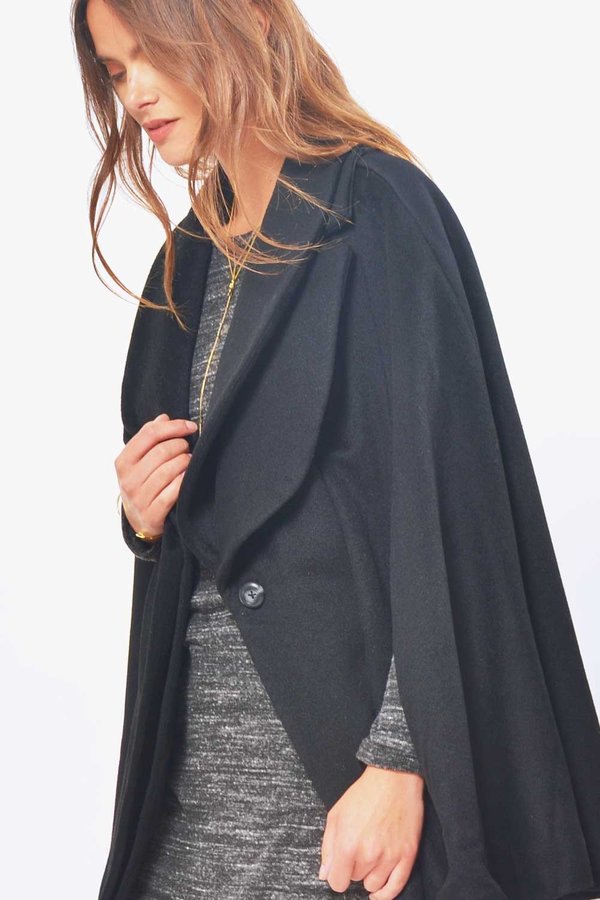 Primary New York Wool Cape 01 - Black Primary New York Wool Cape 01 - Black