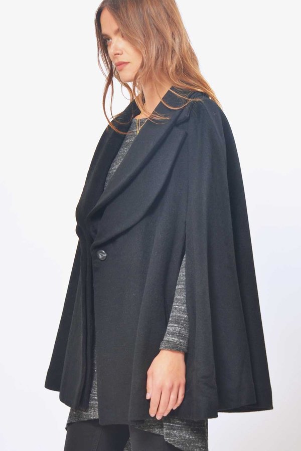 Primary New York Wool Cape 01 - Black Primary New York Wool Cape 01 - Black