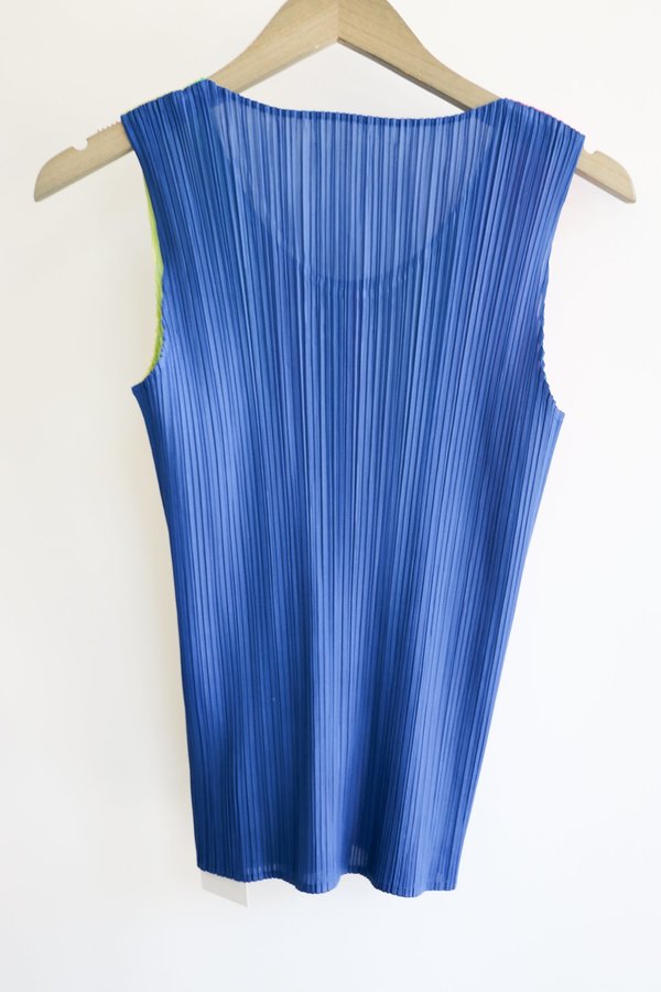 PLEATS PLEASE ISSEY MIYAKE◆ノースリーブカットソー/3/ポリエステル/BLU/PP13FK321 PLEATS PLEASE ISSEY MIYAKE(プリーツプリーズイッセイミヤケ