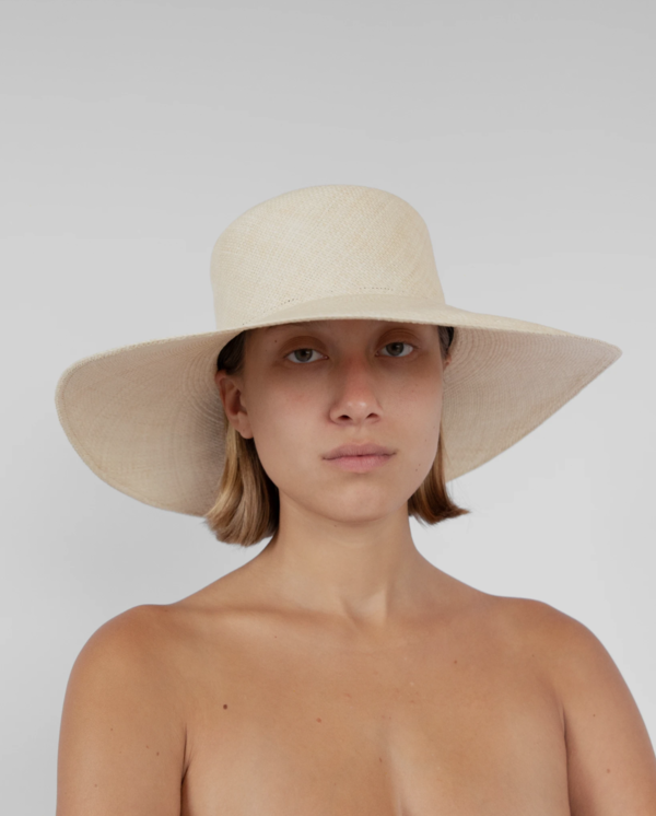 Clyde Pearl Hat W. Neck Scarf Clyde Pearl Hat W. Neck Scarf