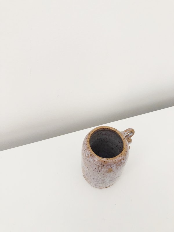 Ri-Ri-Ku Mini Squiggle Handle Vase Ri-Ri-Ku Mini Squiggle Handle Vase