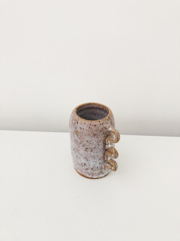 Ri-Ri-Ku Mini Squiggle Handle Vase Ri-Ri-Ku Mini Squiggle Handle Vase