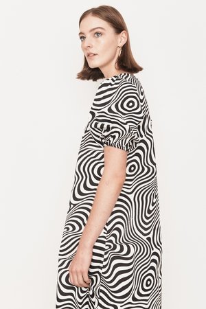 Arc & Bow Trance Dress - Black/White Arc & Bow Trance Dress - Black/White