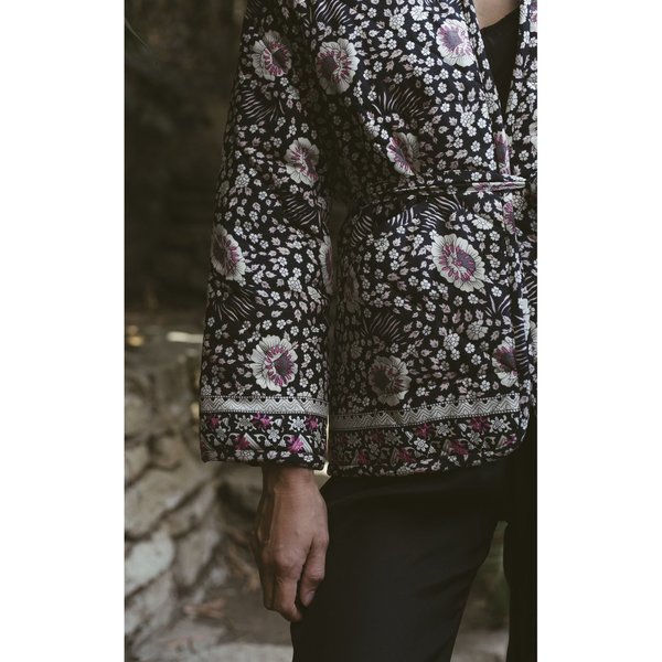 Natalie Martin Nina Jacket w/ Sash - Vintage Flowers Midnight Natalie Martin Nina Jacket w/ Sash - Vintage Flowers Midnight
