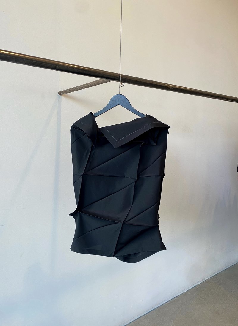 132 5. SOLID – ISSEY MIYAKE ONLINE STORE